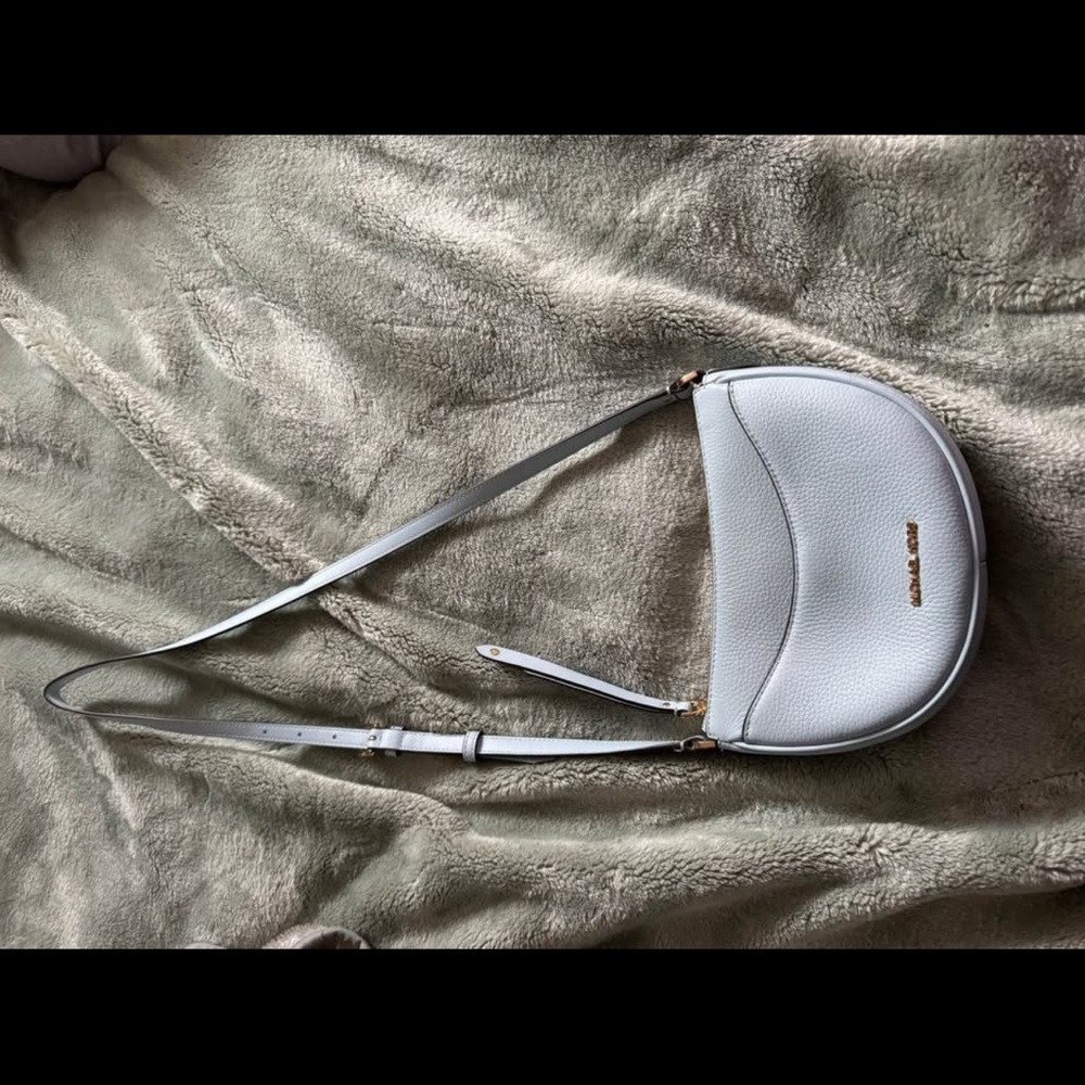 Elegant White Leather Crossbody Bag